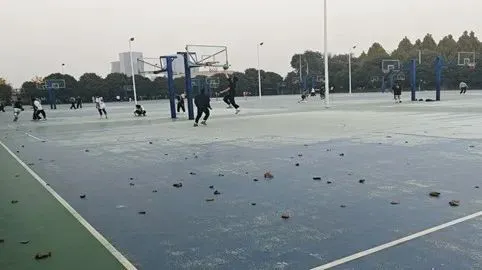 刻苦训练篮球时如何避免受伤的建议_2